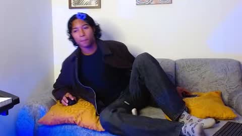 Louis Valdz online show from January 2025 12:39:01 PM