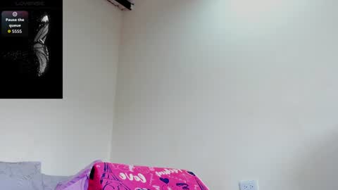 Snapshot of louise_22cm chatting on July 2026 01:03:01 PM Mi lu online show from July 2026 01:03:01 PM