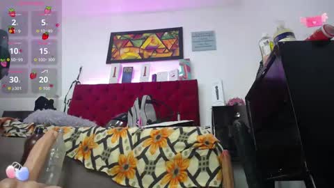 Snapshot of louise_nails chatting on September 2025 12:16:02 PM LouIse online show from September 2025 12:16:02 PM