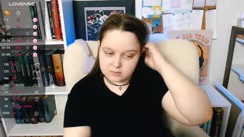 Mia  online show from February 2026 06:05:01 PM