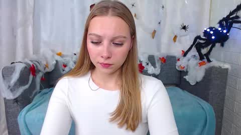 Snapshot of love_bella_ chatting on October 2025 01:27:02 AM love bella online show from October 2025 01:27:02 AM