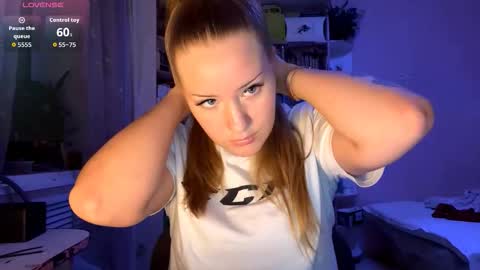 Megan online show from October 2025 03:55:01 PM