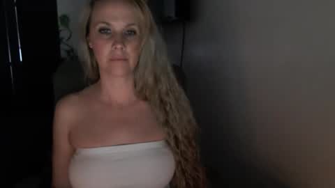 LoVe On  online show from February 2026 10:38:02 PM