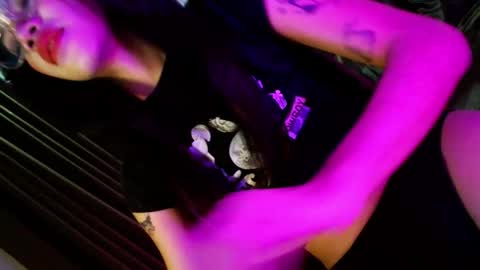 Seren online show from October 2025 11:45:02 AM