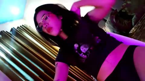 Seren online show from November 2025 03:05:01 AM