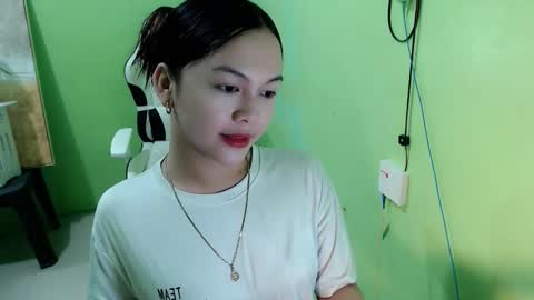 Snapshot of lovee_gelly chatting on November 2025 10:48:01 AM Gelly online show from November 2025 10:48:01 AM