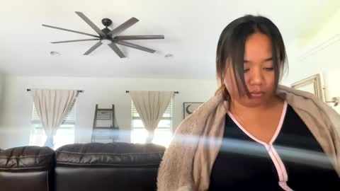 Snapshot of lovellly_ chatting on December 2024 08:43:01 PM Love online show from December 2024 08:43:01 PM