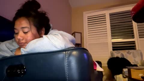 Snapshot of lovellly_ chatting on December 2024 12:59:02 AM Love online show from December 2024 12:59:02 AM