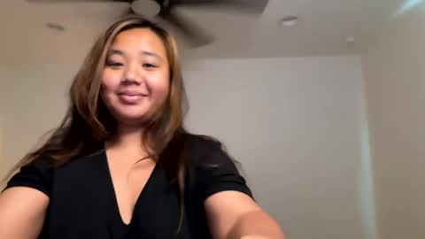 Snapshot of lovellly_ chatting on October 2025 03:31:01 PM Love online show from October 2025 03:31:01 PM