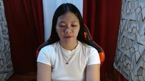 Snapshot of lovely_angel19 chatting on November 2025 02:22:01 AM Angel online show from November 2025 02:22:01 AM