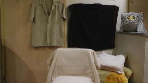 Lou online show from September 2025 12:43:01 AM