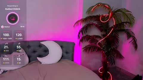 Snapshot of lovely_poppy chatting on December 2024 04:25:01 AM Lolly online show from December 2024 04:25:01 AM
