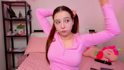 Snapshot of lovely_poppy chatting on September 2025 01:39:02 AM Lolly online show from September 2025 01:39:02 AM