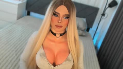 Snapshot of lovelycarel_777 chatting on April 2026 03:23:01 AM LOVELY CAREL 777 online show from April 2026 03:23:01 AM