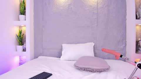 Lovely online show from April 2026 05:10:02 PM