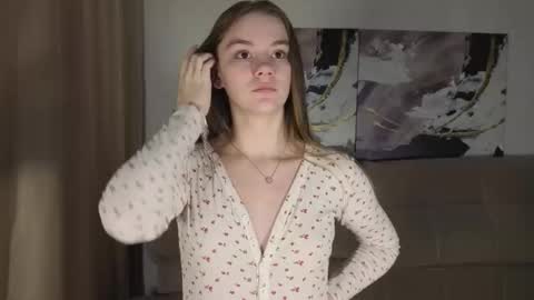 lovelygracee online show from November 2025 01:56:02 PM