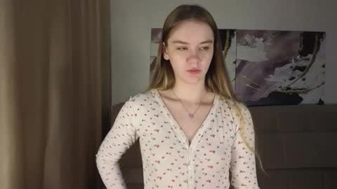 lovelygracee online show from November 2025 01:44:02 PM