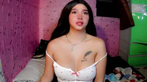 Snapshot of lovelykayleexx chatting on March 2025 12:15:01 PM ara online show from March 2025 12:15:01 PM