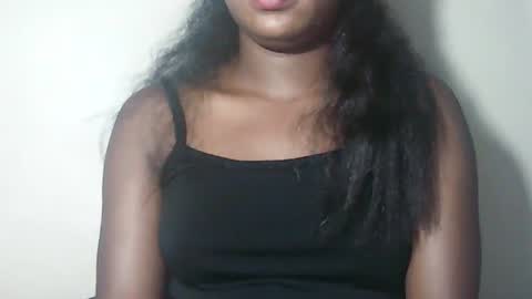 lovelylarra online show from April 2026 07:55:01 PM