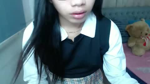 Snapshot of lovelymae18 chatting on February 2026 07:19:01 AM lovelymae18 online show from February 2026 07:19:01 AM