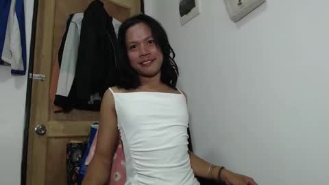 Snapshot of lovelymein chatting on November 2025 03:16:01 AM Rella online show from November 2025 03:16:01 AM