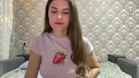 Mia online show from May 2026 06:58:01 PM