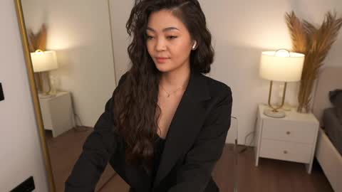 kim online show from April 2026 05:00:01 PM