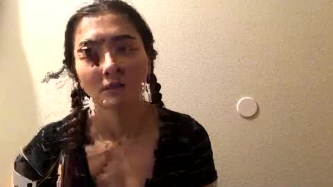 Queen Aria  online show from December 2024 07:10:02 PM