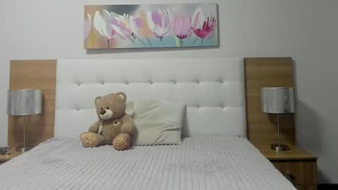 Sophia online show from September 2025 04:14:02 AM