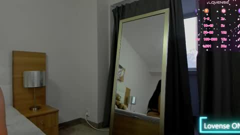 Sophia online show from November 2025 05:31:02 AM