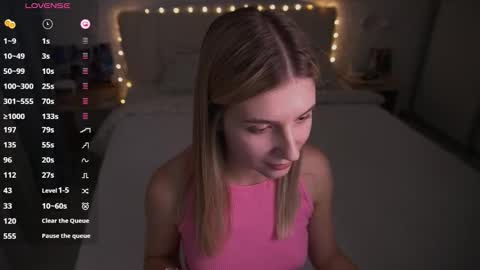 Snapshot of lovelyspacee chatting on January 2026 07:11:01 PM Anna online show from January 2026 07:11:01 PM