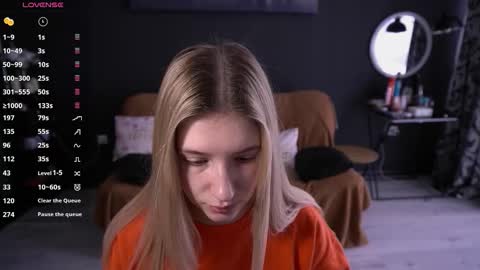 Snapshot of lovelyspacee chatting on February 2026 09:37:02 AM Anna online show from February 2026 09:37:02 AM