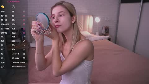 Snapshot of lovelyspacee chatting on February 2026 10:03:02 AM Anna online show from February 2026 10:03:02 AM