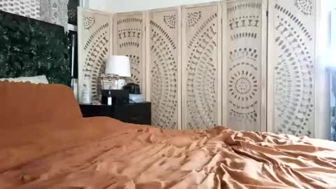 lovelyxmacii online show from May 2026 04:19:01 AM