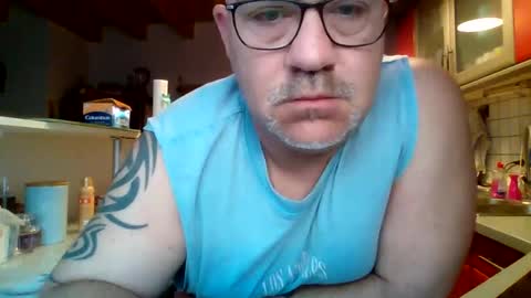 Snapshot of lover010983 chatting on May 2026 04:31:01 AM lover010983 online show from May 2026 04:31:01 AM