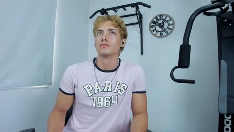 Snapshot of lover_fitnessboy chatting on January 2025 08:23:02 PM kevin online show from January 2025 08:23:02 PM