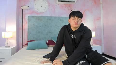 loverebels_ online show from November 2025 01:00:01 PM