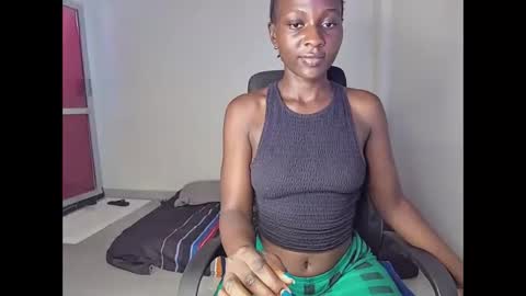 Snapshot of lovergirl2003 chatting on January 2025 12:17:02 PM Kate online show from January 2025 12:17:02 PM