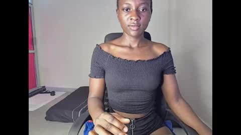 Snapshot of lovergirl2003 chatting on January 2025 06:33:01 AM Kate online show from January 2025 06:33:01 AM