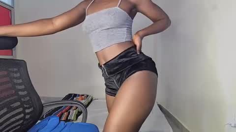 Snapshot of lovergirl2003 chatting on February 2025 08:39:02 AM Kate online show from February 2025 08:39:02 AM