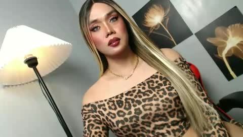 lovers moon22 online show from November 2025 12:55:01 PM