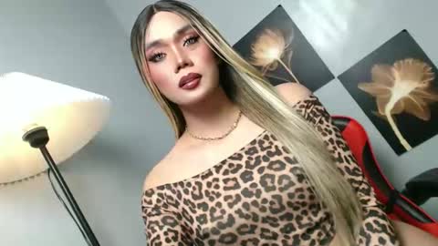 lovers moon22 online show from November 2025 02:28:02 PM