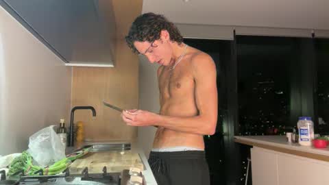 Snapshot of loves_leo chatting on February 2026 12:46:01 PM Leo Loves online show from February 2026 12:46:01 PM