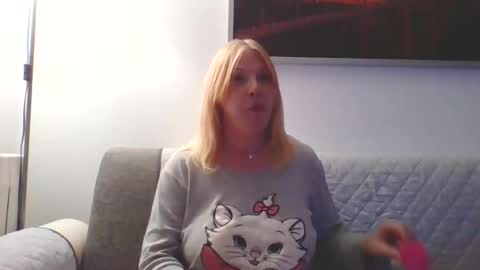 Marlyn online show from May 2026 07:09:01 PM