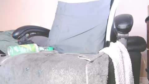 lovetobeused online show from November 2025 06:16:02 AM