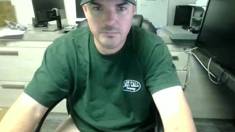 Snapshot of lovetofps chatting on December 2025 11:21:01 PM Love2Game online show from December 2025 11:21:01 PM