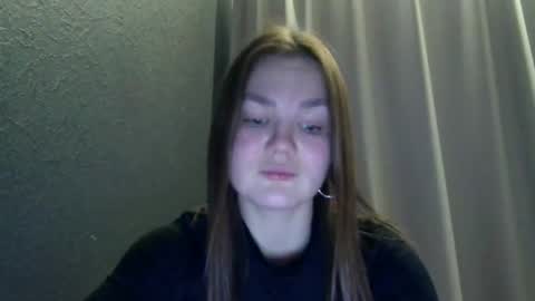 Snapshot of loviesimone chatting on December 2025 10:28:02 PM loviesimone online show from December 2025 10:28:02 PM