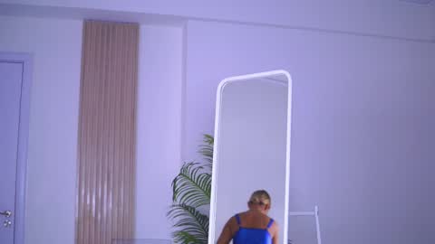 Snapshot of lovingblondie chatting on February 2025 04:46:02 AM Nora online show from February 2025 04:46:02 AM