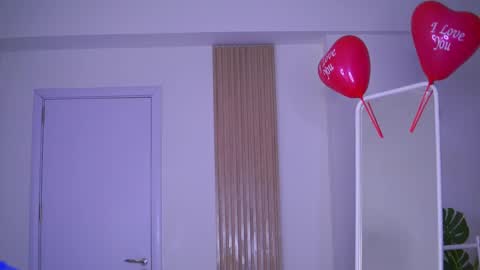 Snapshot of lovingblondie chatting on February 2025 05:09:01 AM Nora online show from February 2025 05:09:01 AM