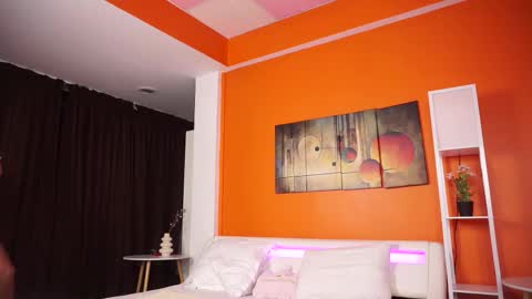 Snapshot of lovingblondie chatting on November 2025 04:12:02 AM Nora online show from November 2025 04:12:02 AM